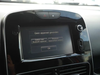 Renault Clio Estate 0.9 TCe Limited 90pk | Navigatie | Trekhaak | Airco | Cruise Control | Parkeerhulp achter | Extra getint glas | Lichtmetalen velgen / 29