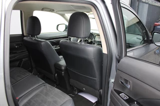 Mitsubishi Outlander 2.0 PHEV Executive Edition / 17