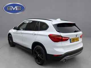 BMW X1 SDrive18i Executive achteruitrijcamera, extra getint glas, electr bedienbare achterklep, parelmoer wit / 4