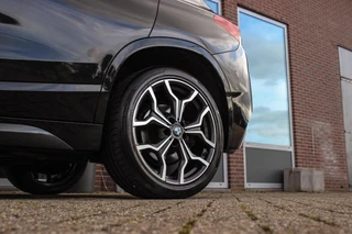 BMW X2 sDrive20i High Executive Edition | M-sport | Driving Assistant Plus | Camera | Apple Carplay | File assistent | Active cruise control | Park Assistant | DAB | Sportstoelen | LED / 45