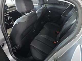 Peugeot 208 1.2 PureTech Allure Geen import | Cruise | Navigatie / 8