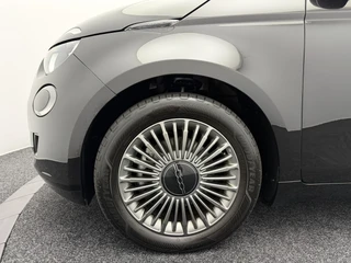 Fiat 500 Icon 42 kWh 3-Fase SOH 92% Navigatie | Carplay&Android | 85KW Snellaadvermogen / 25