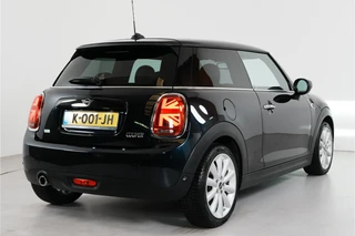 MINI 3-deurs 1.5 Cooper Chili  | Pano | Leder | Stl. verw. | PDC | Sportstoelen | / 7