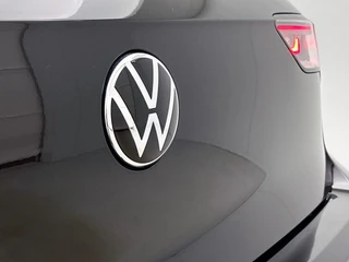 Volkswagen Golf 1.5 eTSI Black Line CAMERA | IQ Light + Grill | VIRTUAL / 33