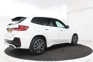 BMW iX1 eDrive20 67 kWh  M-sport, Stoelen, Virtual, Climate, / 2