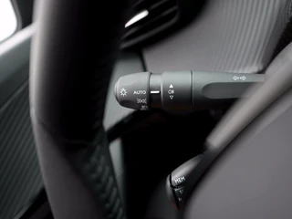 Peugeot e-2008 EV Allure 54 kWh - Private lease 549 pm / 20