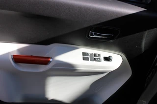 Suzuki Ignis 1.2 STIJL INTRO Trekhaak / Led verlichting / Airco / Camera / Stoelvw. / 18