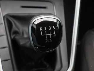 Volkswagen Polo 1.0 TSi Life | Adaptive Cruise | Camera | Airco | CarPlay | 15 Inch | 26.874 Km !! / 26