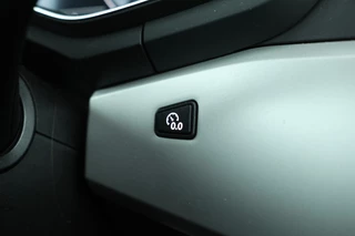 Audi A4 Avant 35 TDI S edition  136PK Virtual, Leder, Climate, / 26