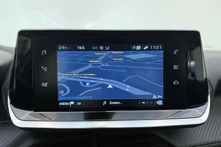Peugeot 2008 1.2 PureTech Active Pack | Climate Control | Full map navigatie | Apple Carplay/Android Auto | Cruise Control / 24