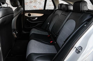 Mercedes-Benz C-klasse Estate 180 Prestige | Panoramadak | Trekhaak | LED | Stoelverwarming | Dodehoekdetectie | Dealeronderhouden / 14