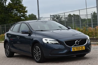 Volvo V40 1.5 T2 Polar  | NL-Auto | Historie | Standkachel | Stoelverwarming | Nav | Sfeerverl. | Full LED | Zeer netjes / 5