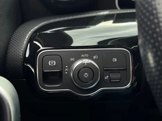Mercedes-Benz A-klasse 200 AMG Edition Premium Plus * Camera * Carplay * 18 Inch / 30