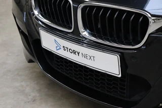 BMW 3 Serie Touring 330i High Executive M Sport Pakket Automaat  / Navigatie Professional / Panoramadak / Leder  / Trekhaak / Parkeersensoren voor+achter / Comfort Acces / Head-Up Display / Stoelverwarming / Achteruitrijcamera / Hifi / 19 Inch / Chrome Line / 8