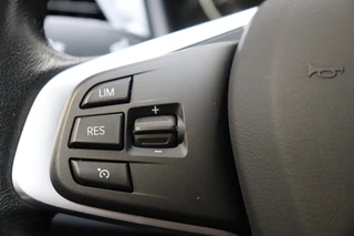 BMW 2 Series Active Tourer 218i Executive Automaat  / Trekhaak / Parkeersensoren / Stoelverwarming / Navigatie / Cruise Control / Bluetooth / Climate Control / LED / Sportstoelen / Multifunctioneel Stuurwiel / 17 Inch / 32