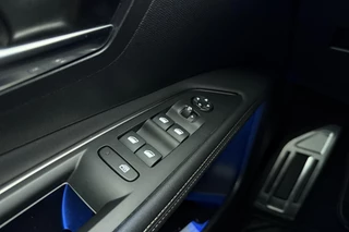 Peugeot 3008 1.2T 130pk GT | Achteruitrijcamera | Parkeersensoren V+A | Cruise & Climate control | Navi | Apple Carplay / Android Auto / 18