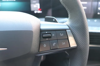 Opel Astra Electric 58 kWh Ultimate / Pano / Suede / 15