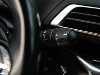Peugeot 3008 1.2 PureTech Executive | Automaat | Leder | Carplay | 360 camera | Digitale i-cockpit | Trekhaak | Climate control / 33