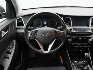 Hyundai Tucson 1.6 GDi 132Pk Comfort | Stoelverwarming | Trekhaak | Camera | Cruise Control | CarPlay | Climatronic | 17 Inch / 33