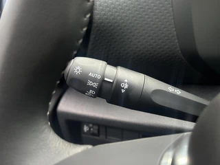 Citroen Ë-C4 Collection 156pk Extended range 54 kWh | Stoelverwarming | Comfort stoelen | Parkeercamera/-sensoren | Navigatie | Cruise Control | Cruise Control | DAB | Keyless Entry/Start | Full LED | Warmtepomp / 32