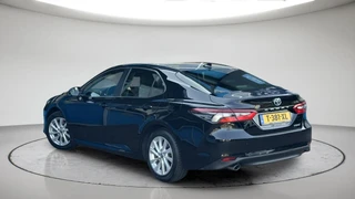 Toyota Camry 2.5 Hybrid Business Edition / 2