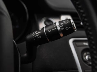 Land Rover Range Rover Evoque 2.2 TD4 4WD 150 PK Pure | Trekhaak | Leder/Alcantara |  Cruise control | Parkeersensoren | 17" / 21