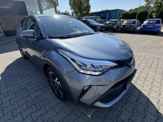 Toyota C-HR 1.8 HYBRID STYLE STOELVERW BLIND-SPOT PARK-SENSOREN NAVI APPLE/ANDROID KEYLESS 18" LM-VELGEN ALL-SEASONS / 8