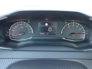 Peugeot 2008 1.2 PureTech Active Pack | 100PK | Trekhaak | Cruise Control | Parkeersensoren Achter | Airco | Navigatie | Climate Control | / 15