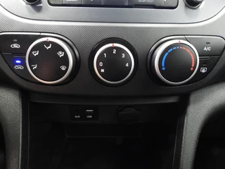 Hyundai i10 1.0i Comfort Smart Pack NAVI/AIRCO/CRUISE/PDC! / 7