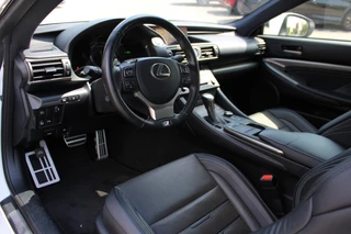 Lexus RC 300h F SPORT Line NL-AUTO CRUISE TRIPLE-LED STOELVENT BLIND-SPOT 19" LM-VELGEN / 16