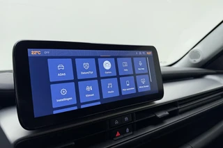 Jeep Avenger 1.2 e-Hybrid 110pk Automaat Summit | Navigatie | Achteruitrijcamera | Adapt. Cruise control | Climate control | Elektrische achterklep | Keyless | 18" Lichtmetalen velgen | 8 jaar garantie / 26