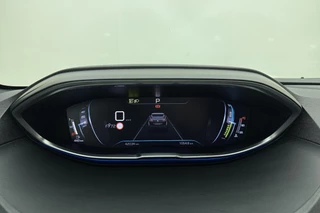 Peugeot 3008 1.2 Hybrid 136 Allure | DEMO | Elektr. achterklep | Navigatie | Achteruitrijcamera | Climate Control | Half lederen bekleding | Keyless Entry / 29