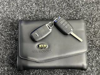 Kia Venga 1.6 CVVT First Edition PANO CAMERA NAVI CRUISE ECC STOEL/STUUR VERWARMING. / 37