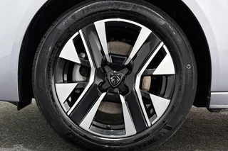 Peugeot 208 1.2 Hybrid 110 e-DCS6 Allure / 20