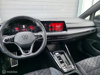 Volkswagen Golf 1.5 eTSI R-Line / Sfeer / Carplay / Camera / 20