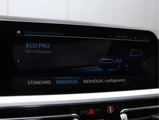 BMW 3 Serie 320i High Executive Edition  | Schuifdak | Leder | Camera | Org. NL / 44