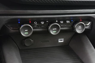 Citroen C5 X 1.2 PureTech Plus Automaat Leder Voorruitverwarming Achteruitrijcamera / 38