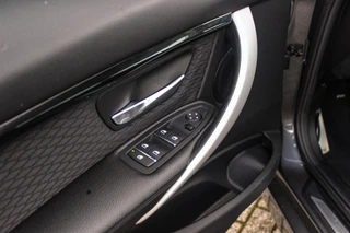 BMW 3-serie Touring 318i Corporate Lease Executive | M Sport pakket | Stoelverwarming | LED | Navigatie Professional | Bluetooth | Sportstoelen | M-sportstuur | PDC | Shadow Line / 34