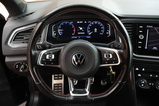 Volkswagen T-Roc 1.5 TSI 150pk R-Line Sport Camera Navigatie / 17