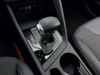 Kia Niro 1.6 GDi Hybrid DynamicLine | Trekhaak | All-seasonsbanden | Navigatie / 42