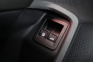 CUPRA Leon Sportstourer 1.4 e-Hybrid VZ 245 PK Achteruitrijcamera Apple CarPlay Stoel-Stuurverwarming / 37