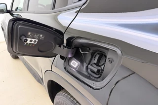 Jeep Avenger Summit 54 kWh | Stoelverwarming | Elektrische achterklep | Achteruitrij camera | Cruise Control / 18