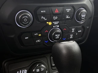 Jeep Renegade 4xe 240 Plug-in Hybrid Electric S | Camera | Adaptive Cruise | Stoel-/Stuurverwarming | Navi | / 22