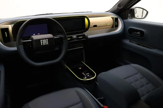 Fiat Grande Panda 1.2 Hybrid La Prima | Navigatie | Climate control | Camera | Dakrails | Lichtmetalen velgen | Extra getint glas | Nieuw model | Hoge instap / 8