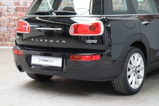 MINI Clubman Cooper Business  / Navigatiesysteem / Bluetooth / Airconditioning / Audio / 17 Inch / Cruise Control / 6