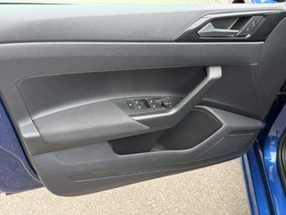 Volkswagen Polo 1.0 TSI Life Climate | Lichtmetalen velgen | Stoelverwarming | Carplay | Navi | Extra getint glas | Rijklaar incl. garantie / 10