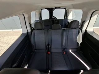 Volkswagen Caddy Maxi 1.5 TSI 115pk DSG AUT. * 7 Persoons * 13.000KM! * Navigatiesysteem * Stoelverwarming * ParkeerCamera * / 5