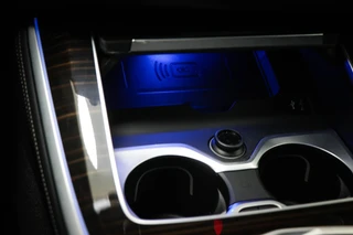 BMW X5 xDrive50e M-Sport | PANORAMADAK | HEAD UP | HOUTAFWERKING | ACHTERBANKVERWARMING | TREKHAAK | 360 CAMERA | 21" / 50