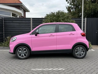 Leapmotor T03 Design 37.3 kWh 95PK Automaat Roze Wrap, Navigatie, Camera achter, Parkeerhulp achter, Audio, Keyless Start, Lichtmetalen velgen / 5