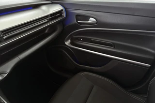 Jeep Avenger 1.2 e-Hybrid Summit Keyless Navigatie Elektrische Achterklep / 40
